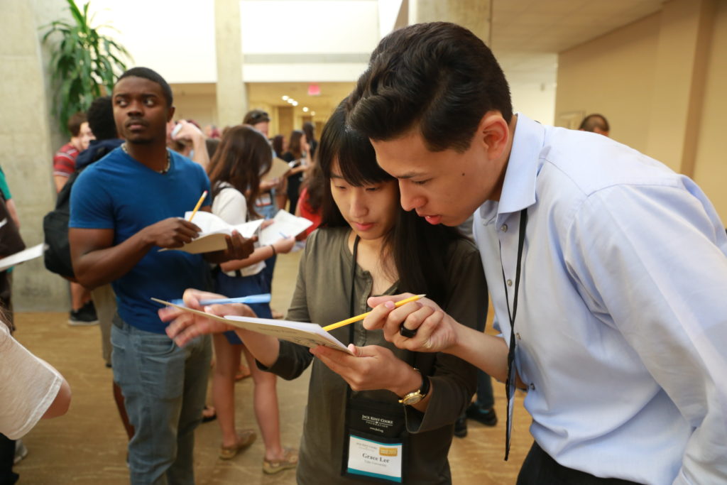 Cooke Scholars collaborate on an activity at Scholars Weekend 2015.